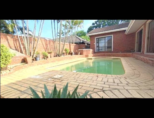 4 BEDROOM HOUSE FOR SALE IN MEER EN SEE